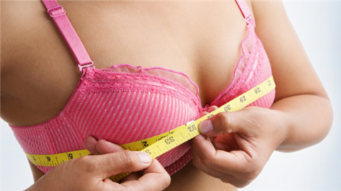 胸怎么变大的 胸怎么变大的