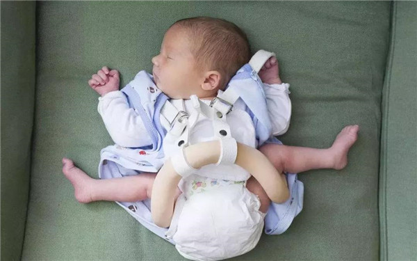 ���Ʋ��Գ���ʽ��ⷨ