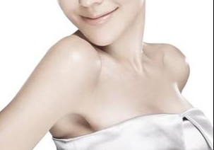 切除副乳后的疤痕图片 切除副乳后的疤痕图片