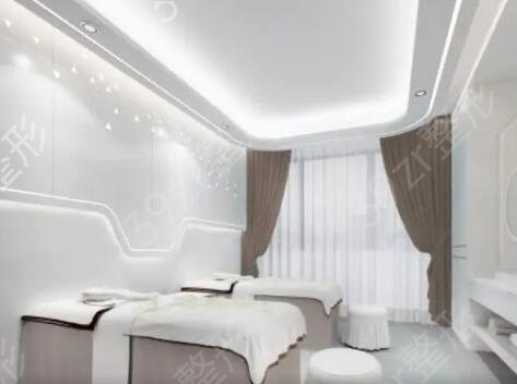 Ӫ�ڸ�˫��Ƥ�ļҺ�