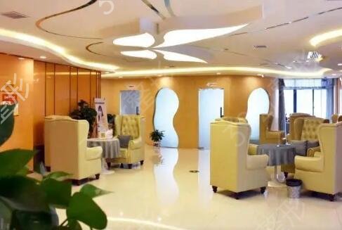 Ӫ�ڸ�˫��Ƥ�ļҺ�