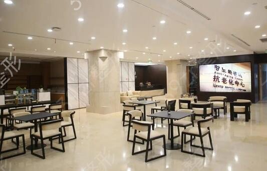 ��������ҽԺ���а�ǰ��