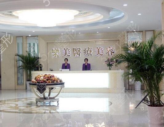 ��������ǽ�������ҽԺ���а�ǰ���