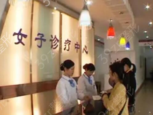 �γ�����ҽԺ���а�ǰ��ǿ����