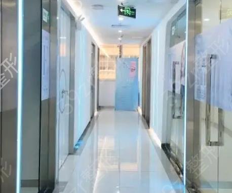 ������С��Ƥ�����õ�ҽԺǰ������һ��