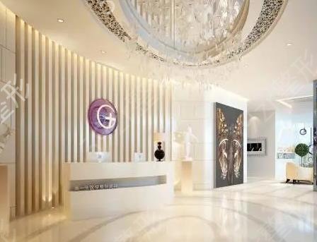 ����������Ƥ����ҽԺ����ǰ��