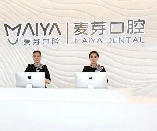 ���ݿ�ǻҽԺ������ǰ��ǿ������ɫ