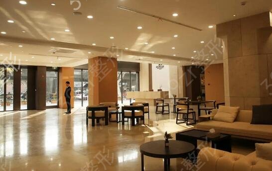 ������������ҽԺ����ǰ��λ����