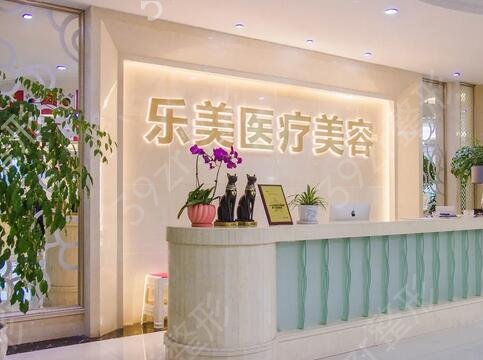 �人��˫��Ƥ�ļ�����ҽԺרҵ����