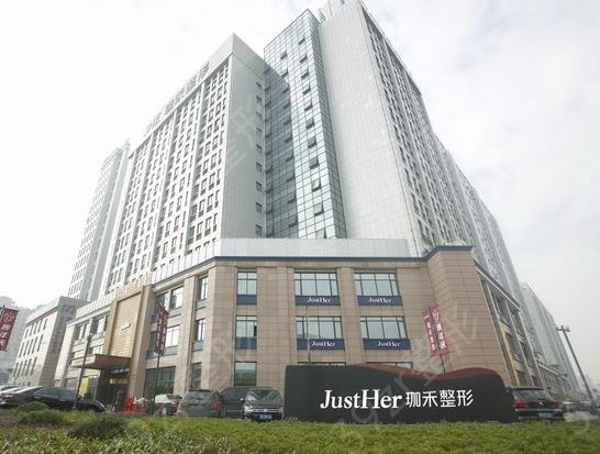 ������¡��ҽԺ������ǰ��ʵ���̵�