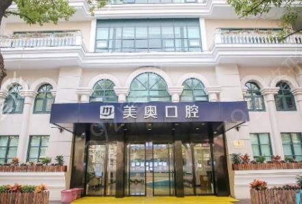 �����п�ǻҽԺ����ǰ��ǿ����