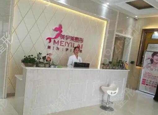 ����˫��ƤҽԺ���а�ǰ�Ŀڱ��̵�