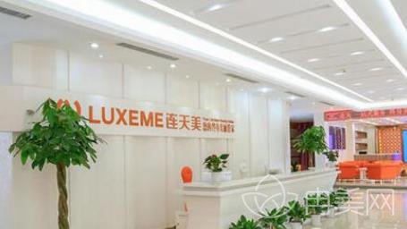 ������������ҽԺ����ǰ���׹�ʾ