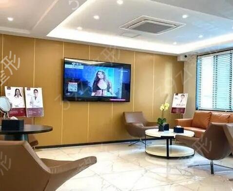 �Ͼ�����ҽԺ������ǰ��