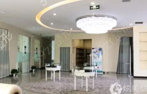 ֣�ݼ������ҽԺ����ǰ����������