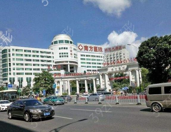 ��ɽ�����꼪�Ĺ���ҽԺ���а�ǰ���