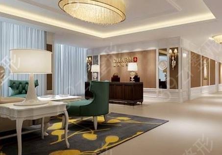 ���˸�˫��Ƥ����ҽԺ����ǰ�˿�����