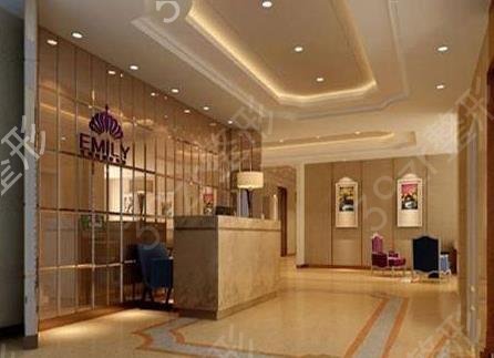 �γ���˫��Ƥ�ļҺ�