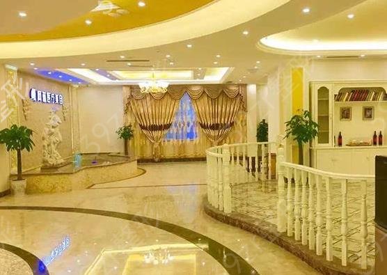 �ϳ�����������ҽԺ����ǰ��ǿ�Ա�