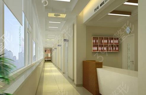 �������ι���ҽԺ���а�ǰ������˭