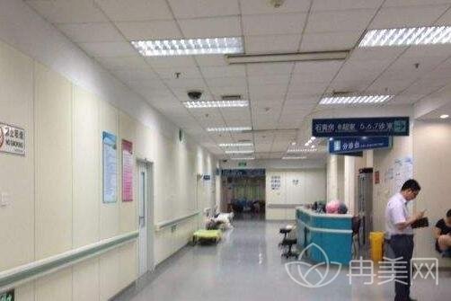 ����Э��ҽԺ���οƼ�λ��������Ϯ